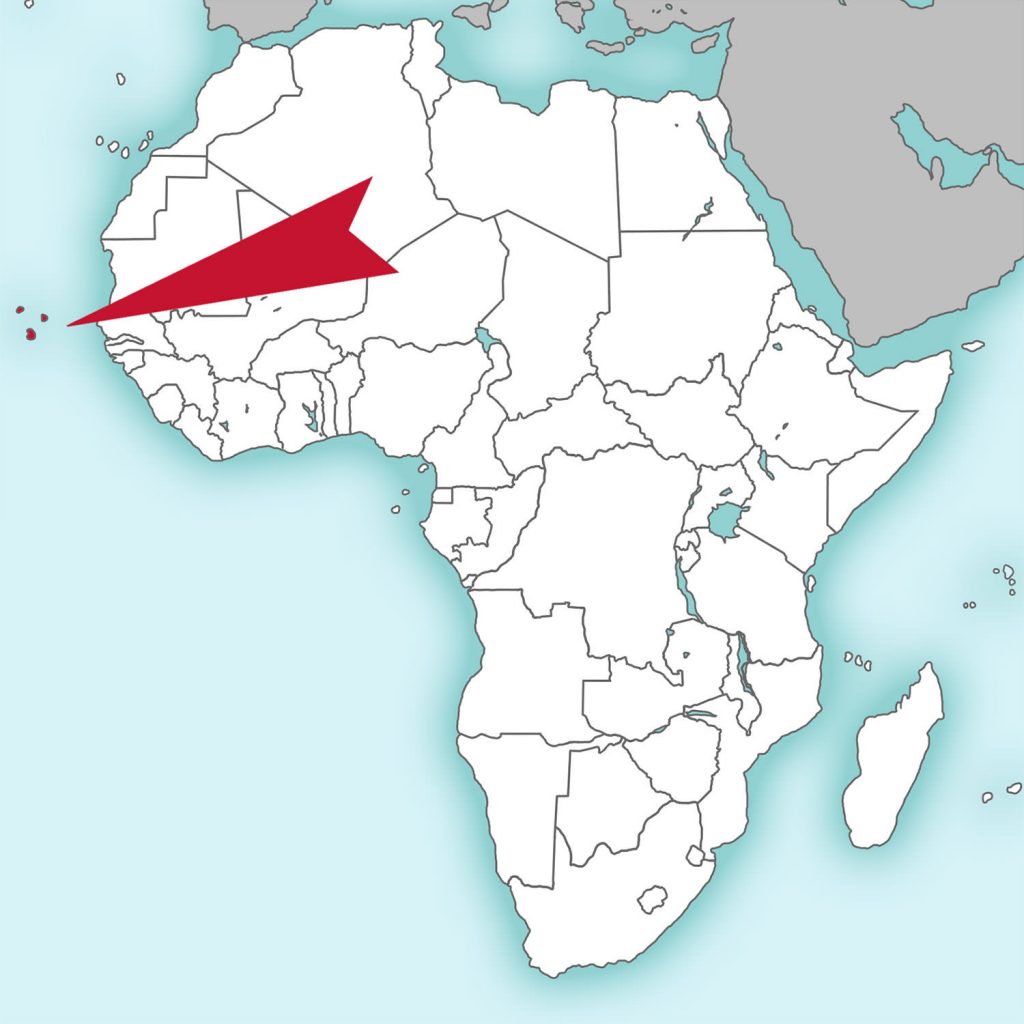 アフリカ大陸の西の果ての島国です。１５世紀中頃、大航海時代までは無人島群でした。