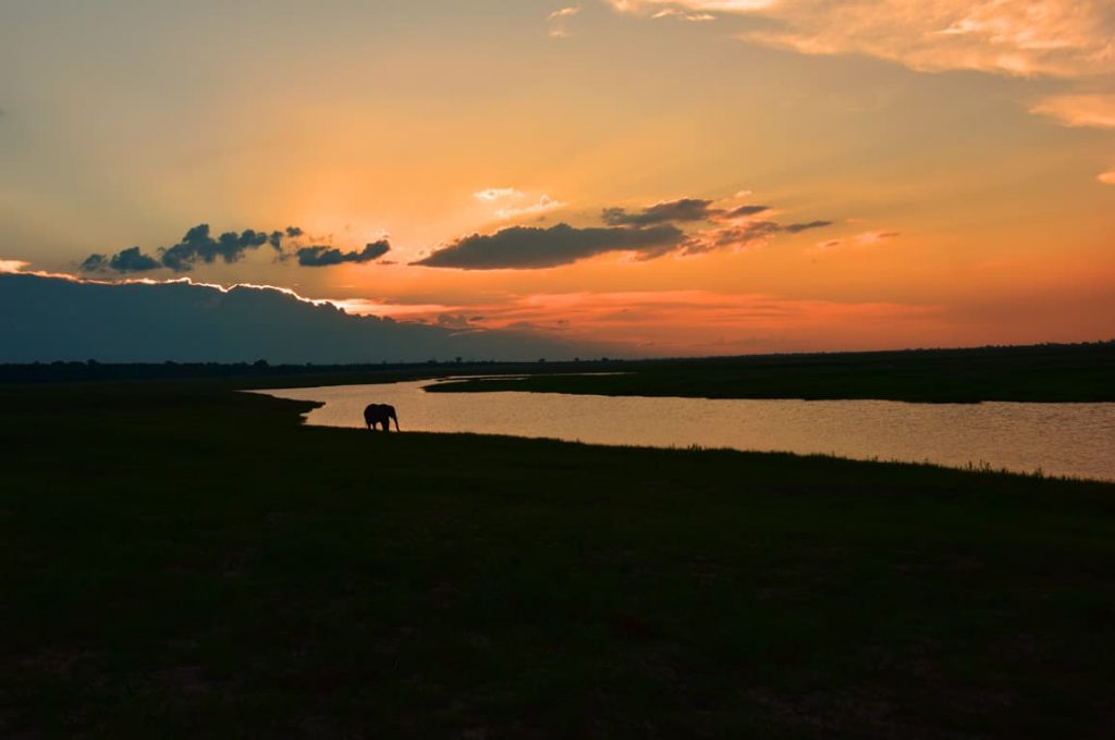 チョベ川の夕日