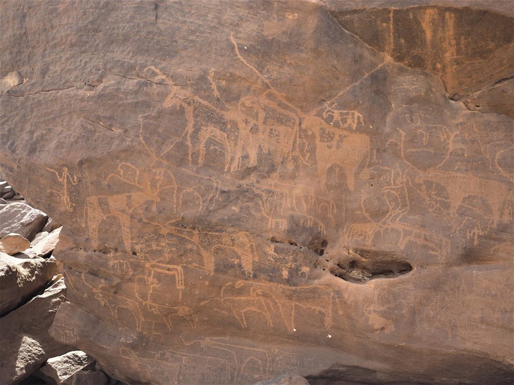 ワディ・セブの岩絵。約10,000年前のものです。
