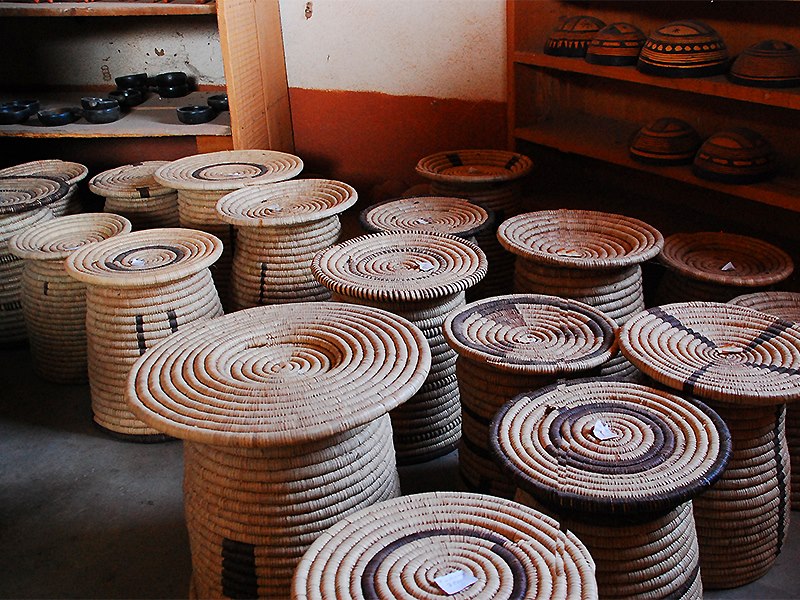 アフリカ、北部カメルーン「ジングリヤ」の草で編んだ工芸品 | アフリカ旅行の道祖神ブログ
