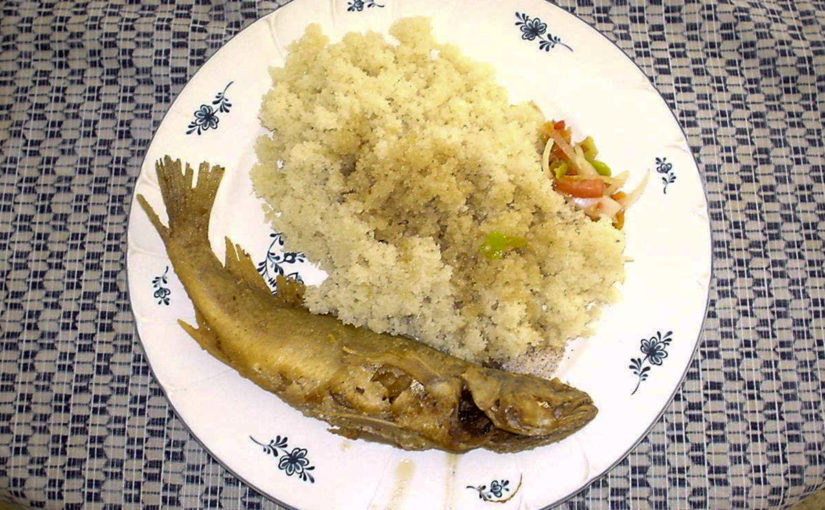 コートジボワール、アビジャン市民のお助け外食 「アチェケ」