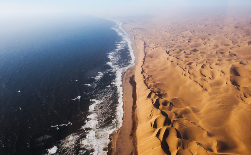 ナミビアの砂漠と海が出会う場所