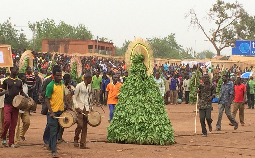 ブルキナファソ 西アフリカ最大のマスク・フェスティバルと文化探訪 11日間