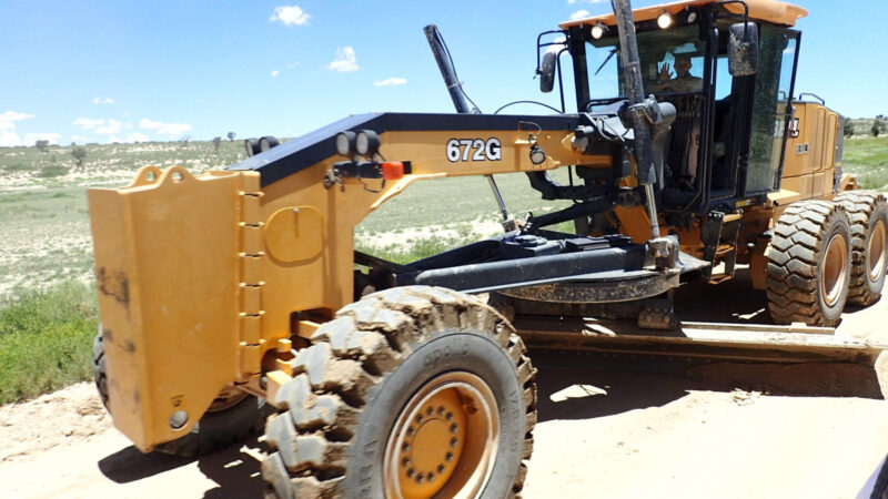 道路整備用のグレーダーは年々グレードアップしているようです。道はいつもきれいです