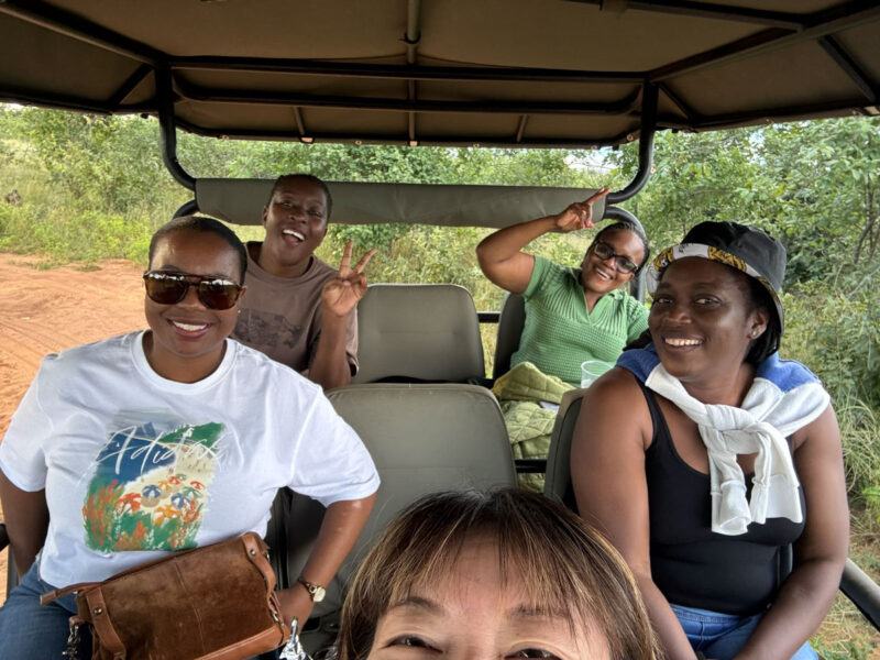 早朝と夕方のゲームドライブをご一緒したボツワナレディーズ