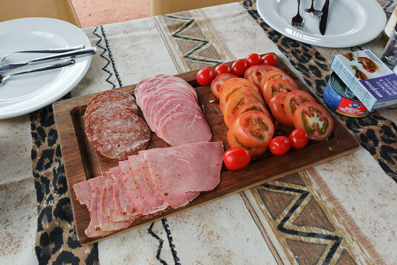 ガイドさんが簡単にこしらえてくれた、ある日のランチ